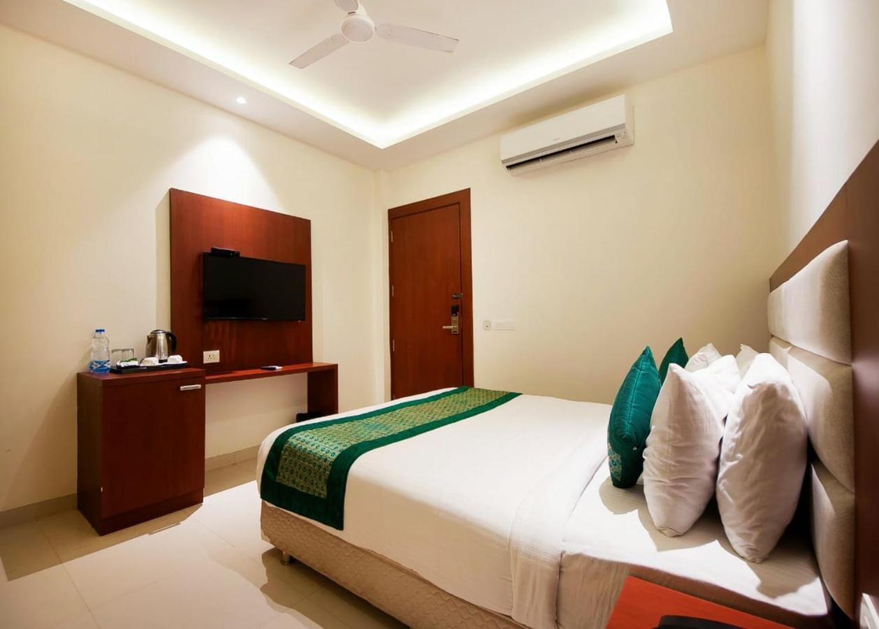 Hotel Z Suite-Near Delhi Airport New Delhi Buitenkant foto