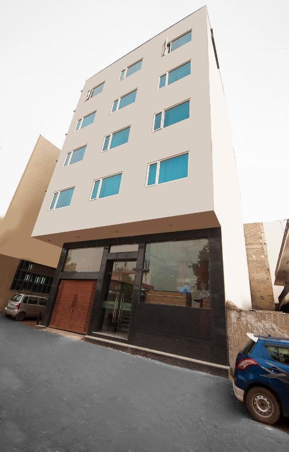 Hotel Z Suite-Near Delhi Airport New Delhi Buitenkant foto
