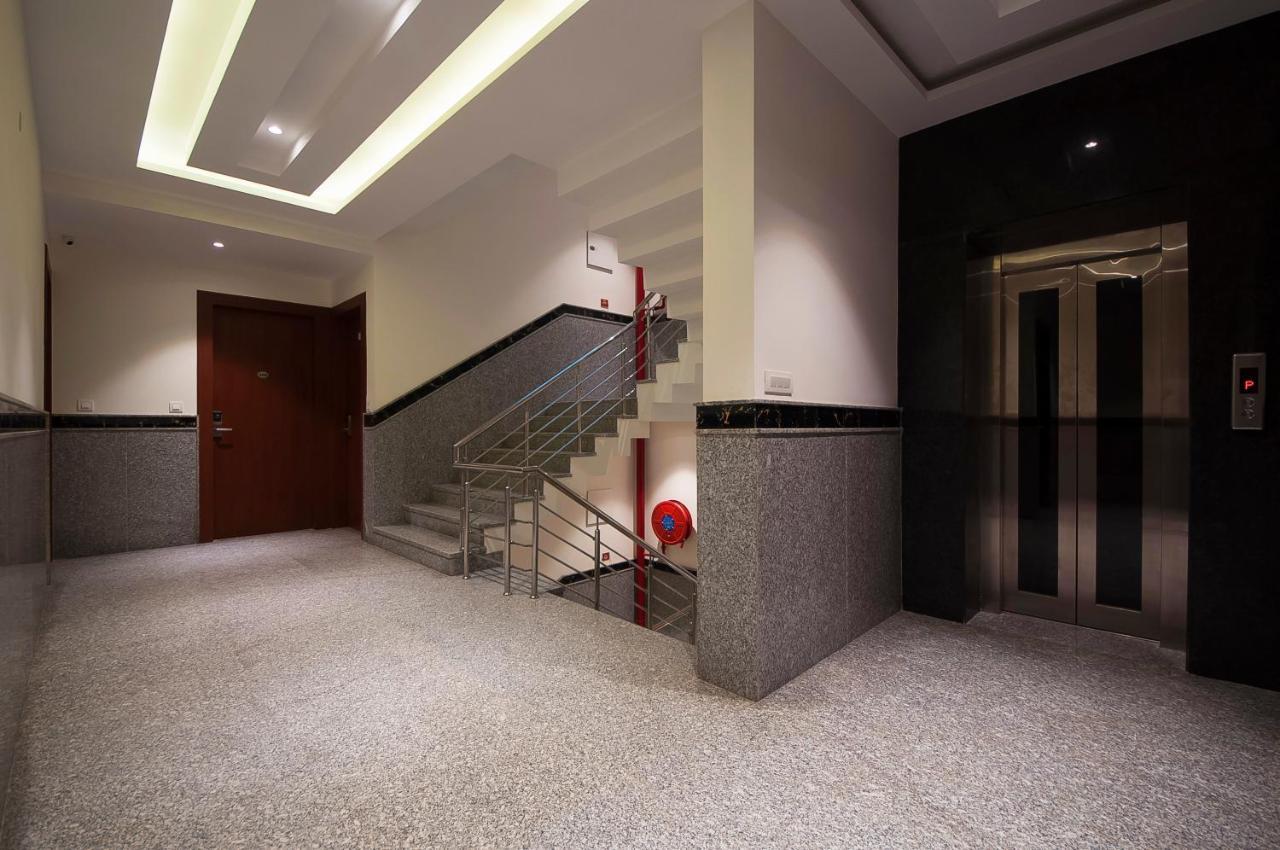Hotel Z Suite-Near Delhi Airport New Delhi Buitenkant foto